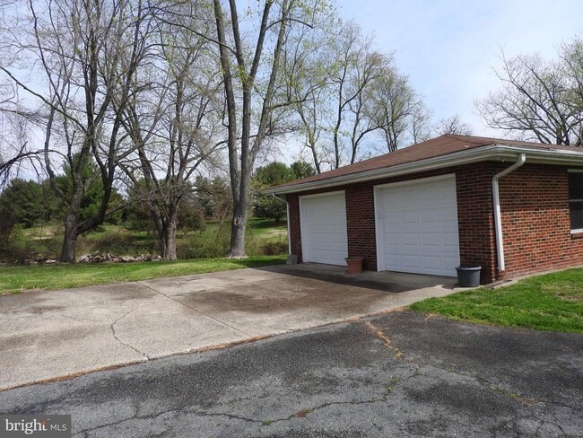 Building Photo - 2711 Bel Pre Rd