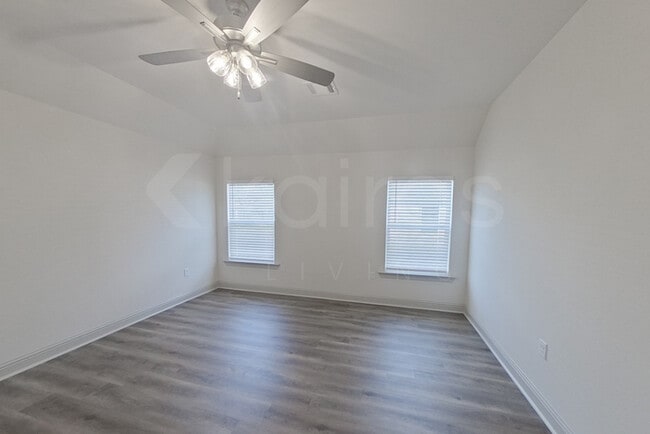 Building Photo - 17623 Carlisle Ave