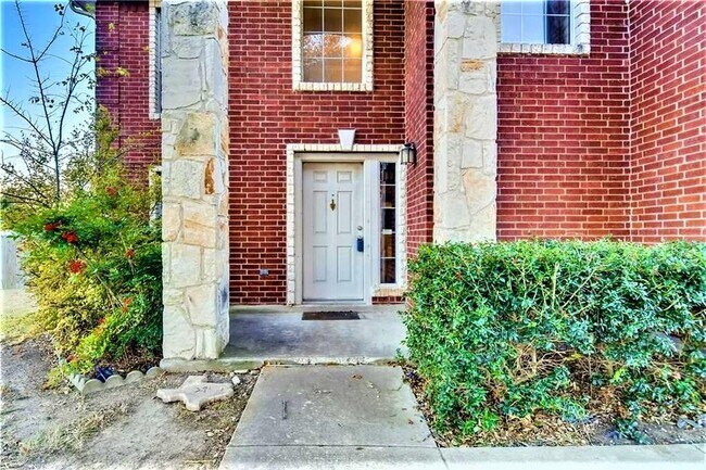 Building Photo - 1301 Knippa Cove