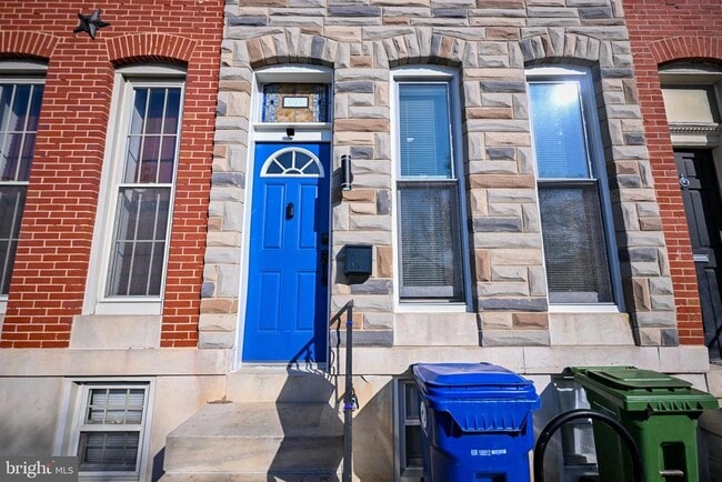 Building Photo - 1015 Riverside Ave