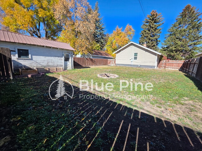 Building Photo - 328 11th St