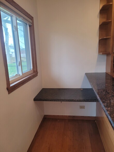 Building Photo - 364 N Everett Dr