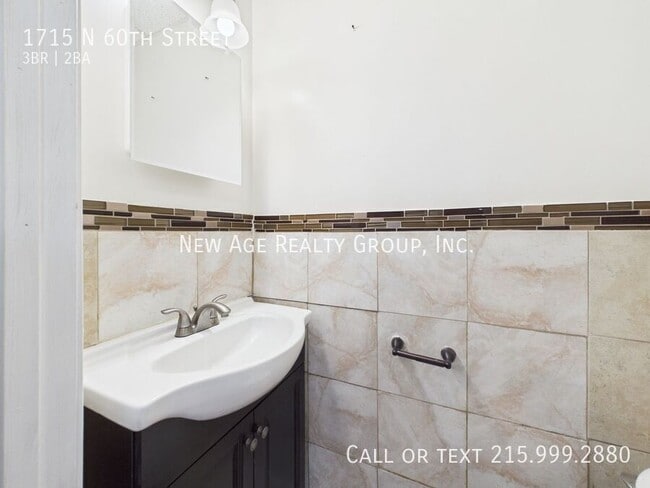 Building Photo - 1715 N 60th St