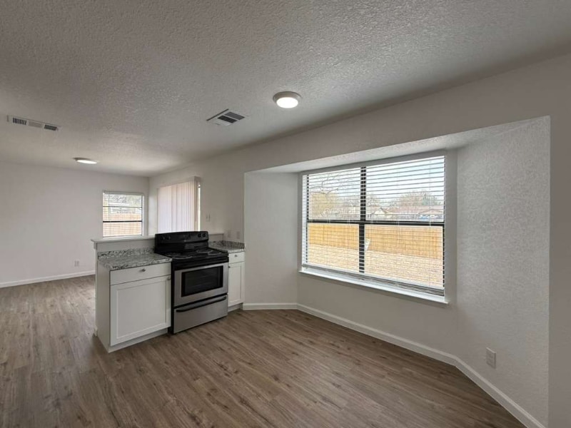 Building Photo - 2707 Alan Shepard Dr