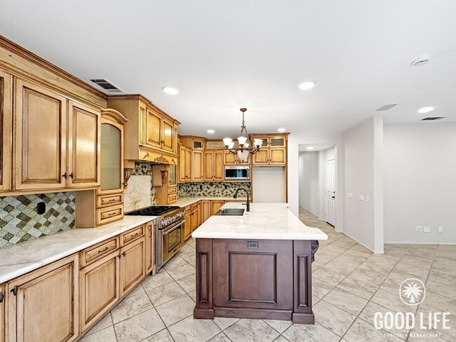 Building Photo - Price Reduced! Stunning Irvine 4BR Home – Private Yard & 2-Car Garage