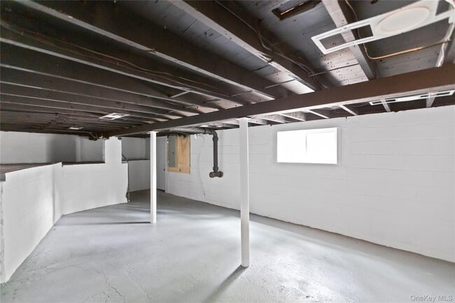 Building Photo - 414 Echo Ave