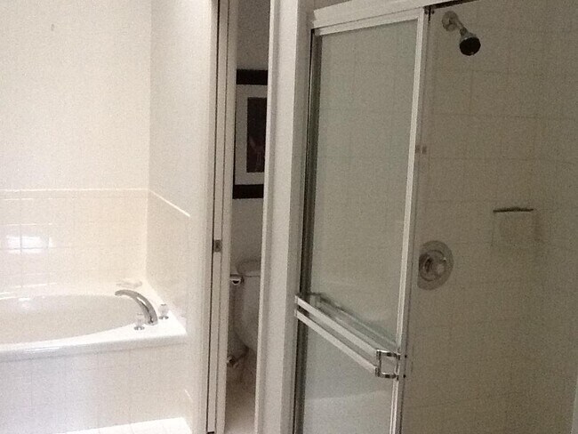 Building Photo - 8760 Shoal Creek Ln