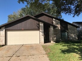 Building Photo - 2043 Goodwin Dr