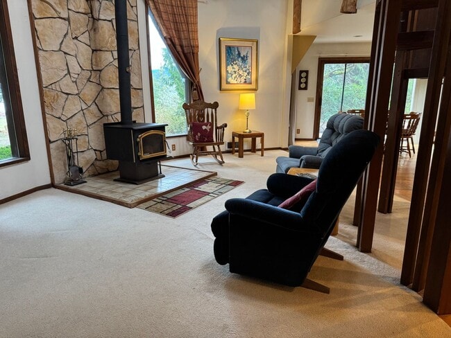 Building Photo - Samish Island home available February through May