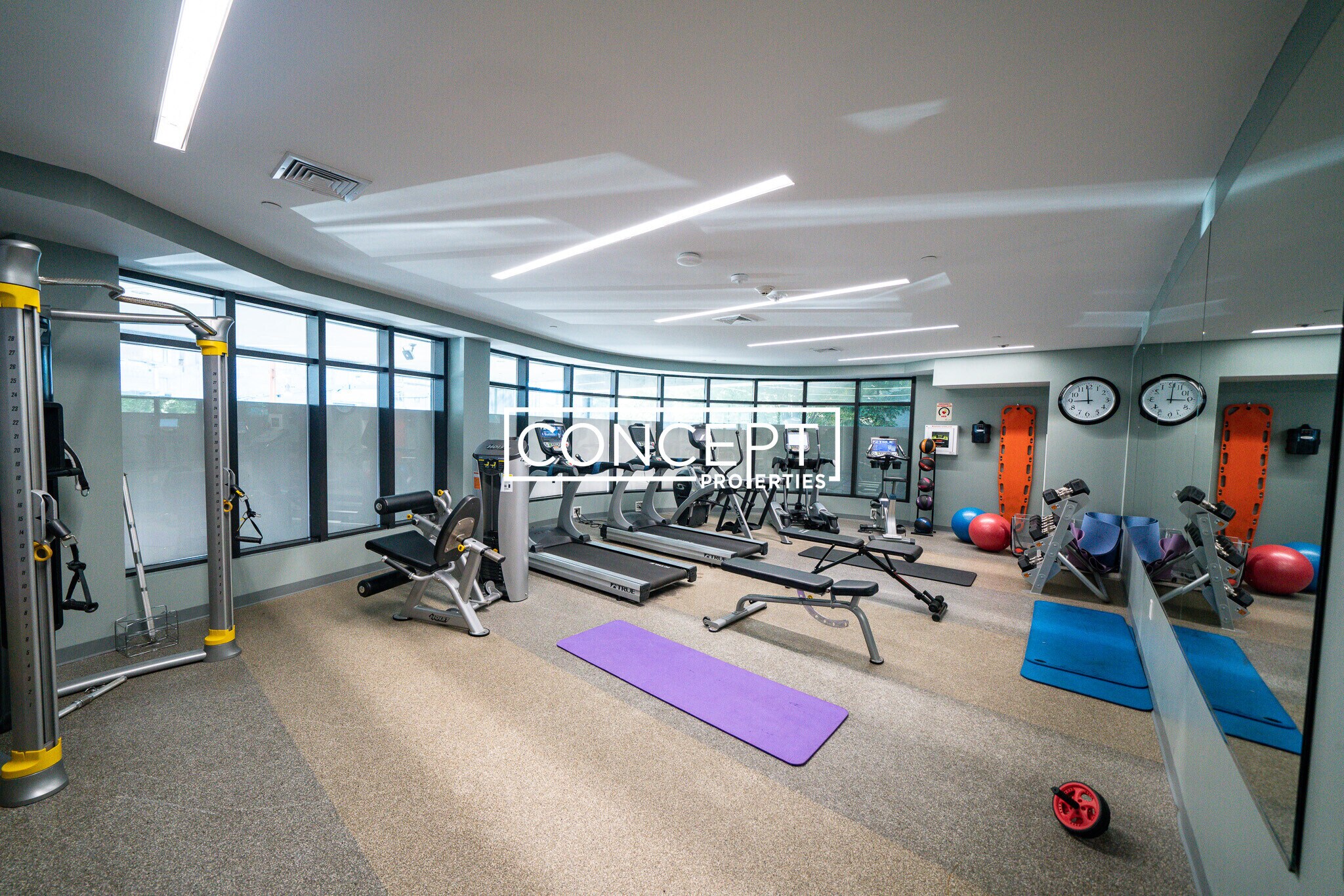 Building Photo - 5 Manor St