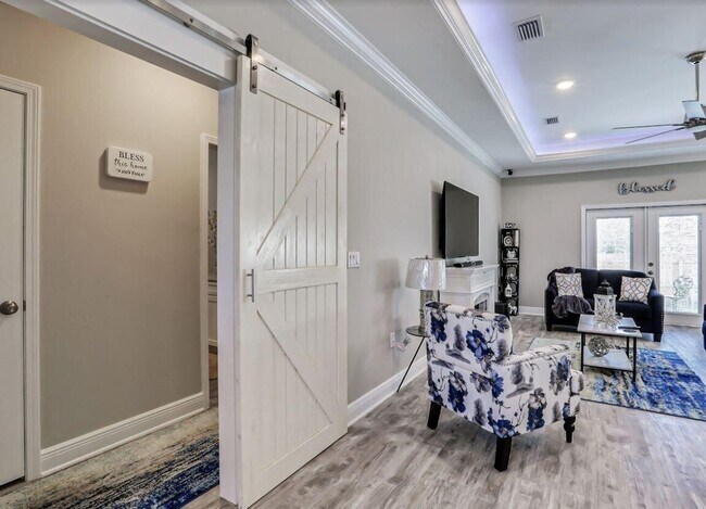 Building Photo - All Brick 4 Bedroom in Mary Esther!