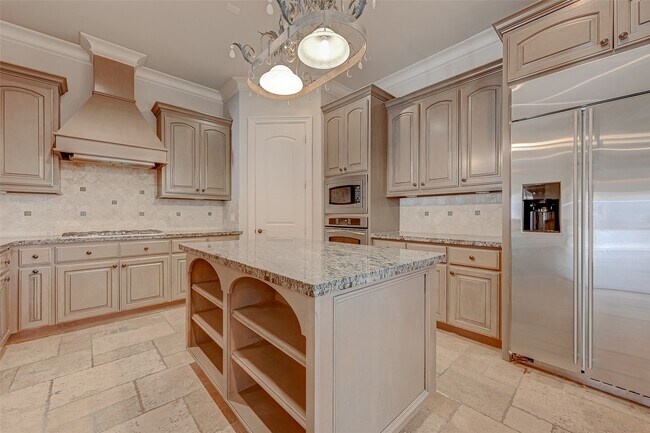 Building Photo - 7619 Pine Ridge Terrace Rd