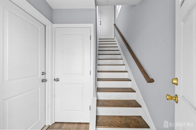 Building Photo - 816 King Georges Rd