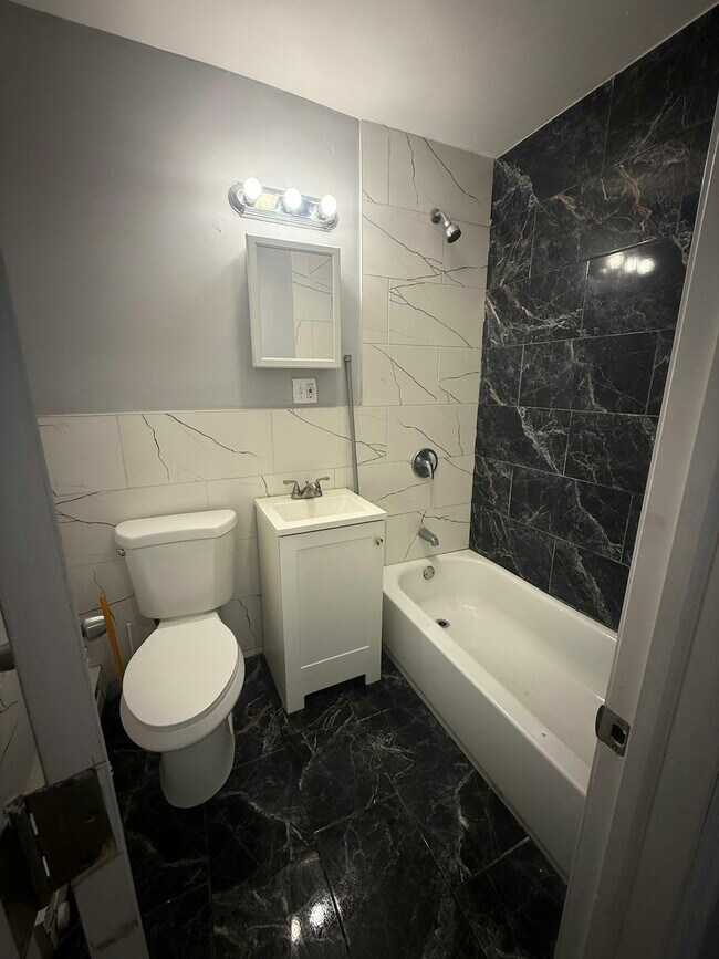 Primary Photo - 188 Clinton St