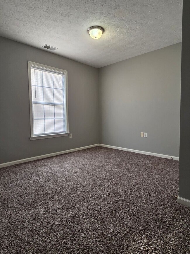 Building Photo - 171 Red Hawk Dr