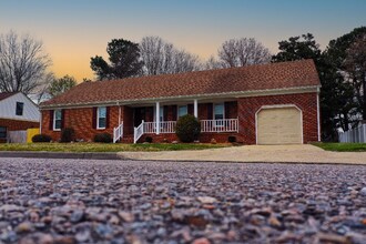 Building Photo - 1316 Winfall Dr