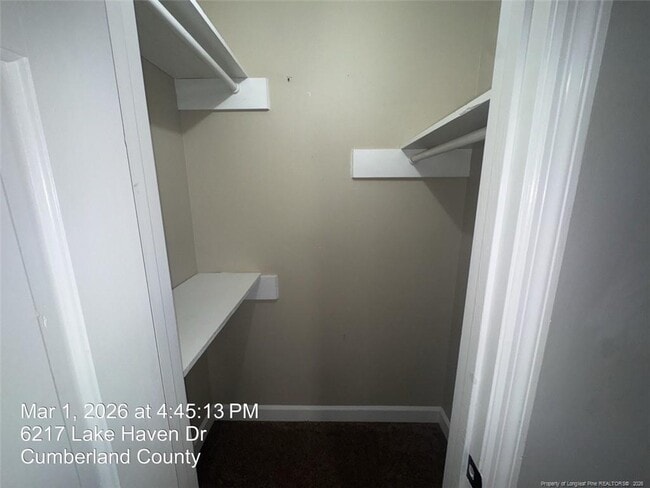 Building Photo - 6217 Lakehaven Dr