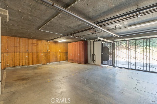 Building Photo - 10409 Riverside Dr