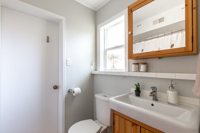 Building Photo - 2145 NE 79th Ave