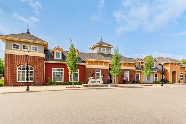 Building Photo - City Walk at Woodbury