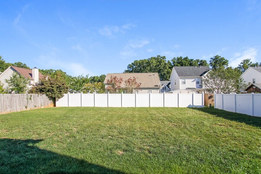 Building Photo - 226 Everett Park Dr