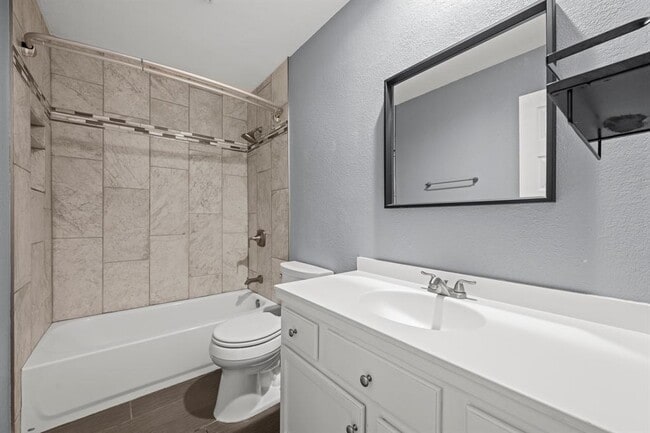 Building Photo - 4820 Marblehead Dr