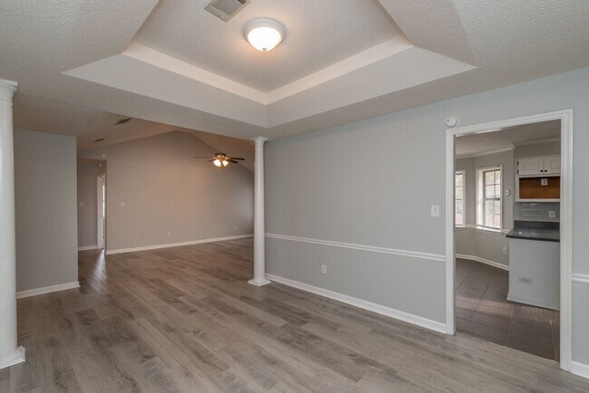 Building Photo - Updated 3 BR/2 BA - 10 Minutes From Gate 5 @ Ft. Gordon