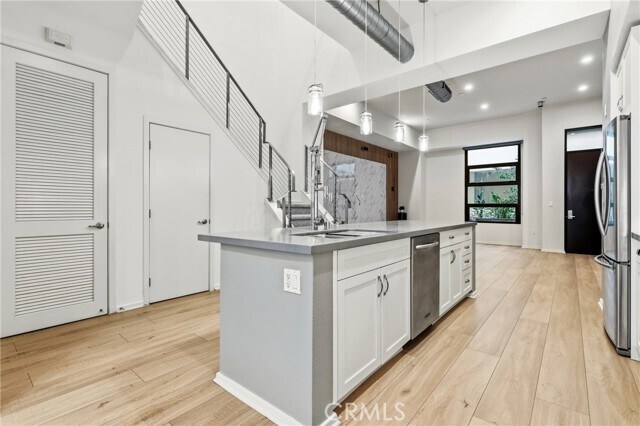 Building Photo - 133 The Promenade N