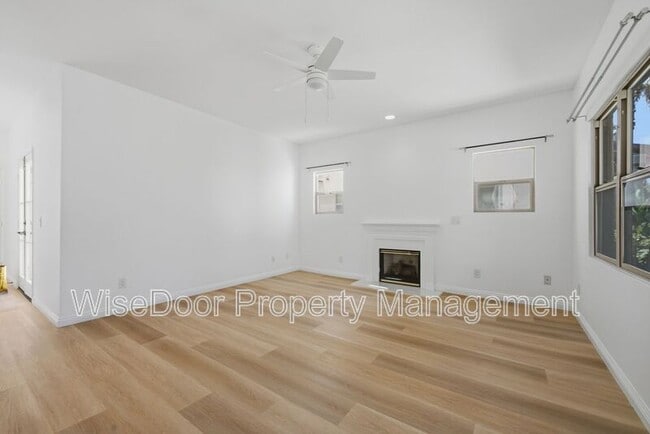 Building Photo - 1087 Waterfall Way