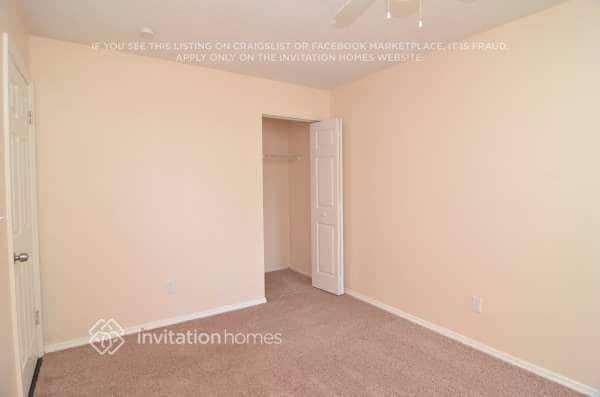 Building Photo - 13336 Laraway Dr