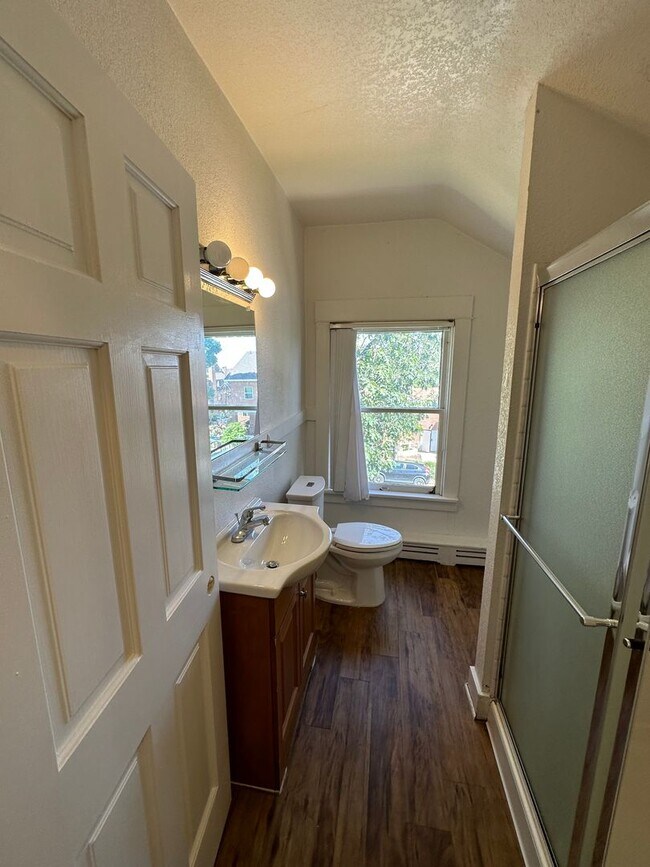 Building Photo - 994 14th St