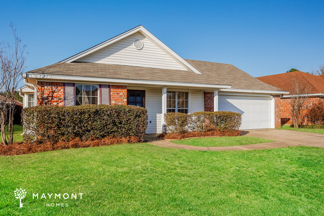 Building Photo - Comfortable 3-Bedroom Home