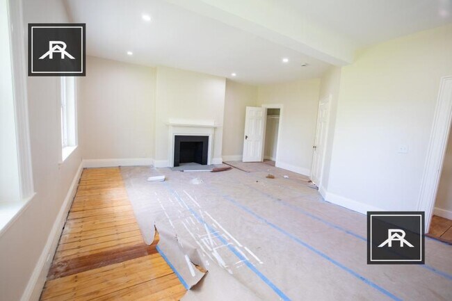 Building Photo - 4 bedroom in Brookline MA 02445
