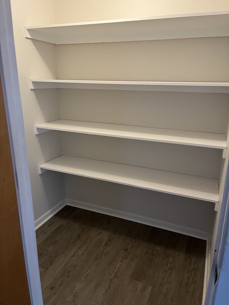 Large pantry - 530 Whispering Hills Dr