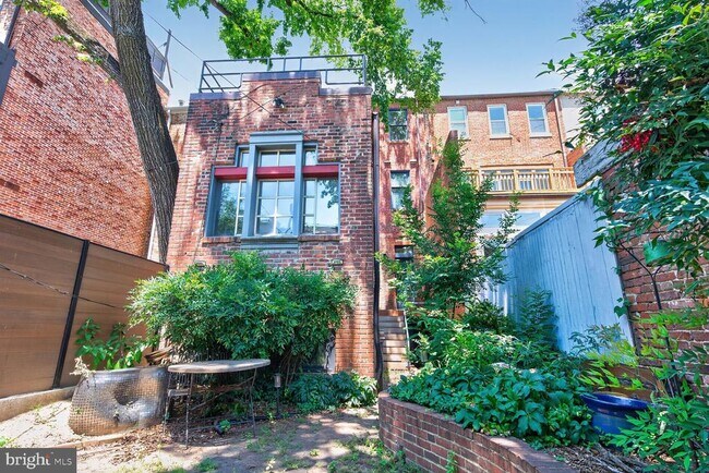 Building Photo - 1312 R St NW