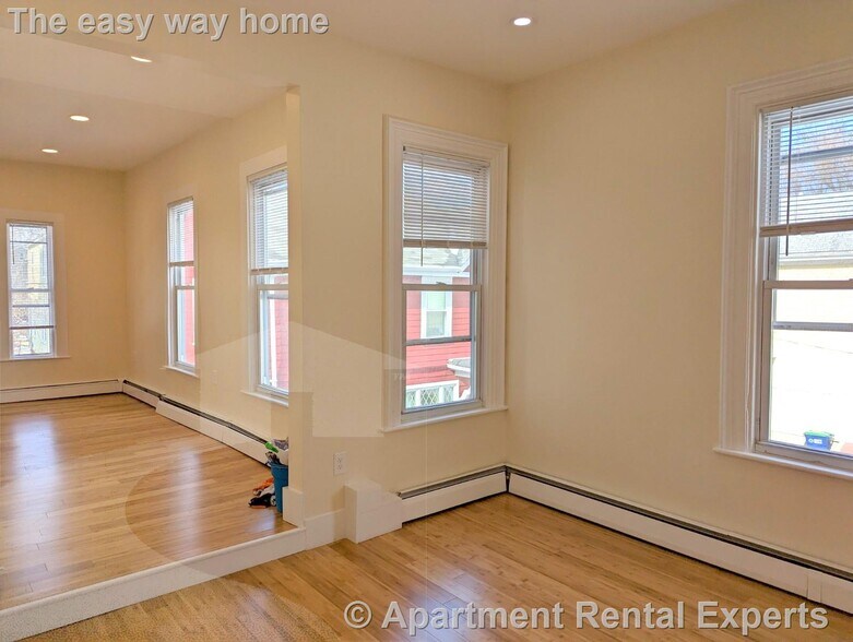 Building Photo - 19 Cameron Ave