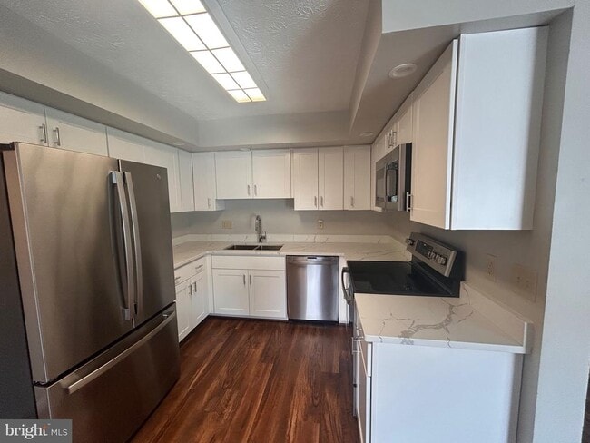 Building Photo - 1635 Elkwood Ct