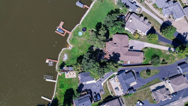 Building Photo - 525 Circle Dr