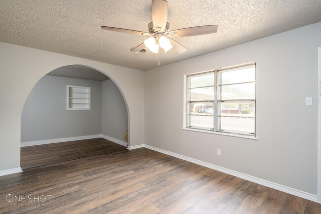 Building Photo - 3749 N 10th St