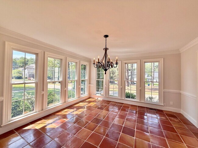 Building Photo - **OFFERING REFUNDABLE APPLICATION FEES & $250 MOVE IN PROMOTION** Incredible 5BD, 4.5BA House in ...