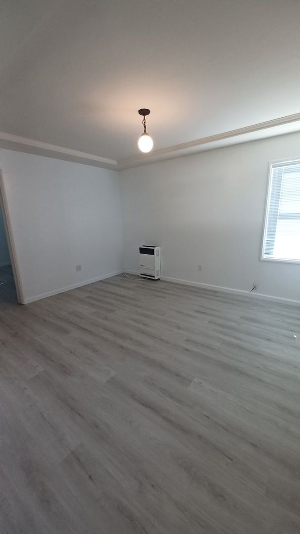 Building Photo - 1 Bed/1 Bath Retro Cottage Just Steps to the Beach!