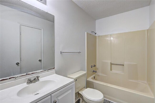 Building Photo - 4120 Elizabeth Ct
