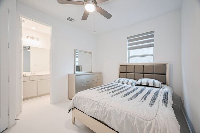 Building Photo - 18311 Licola Mdw Ln