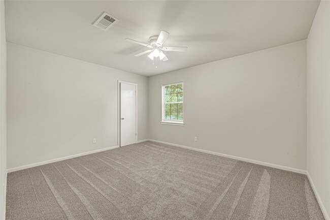 Building Photo - 5702 Vestavia Dr