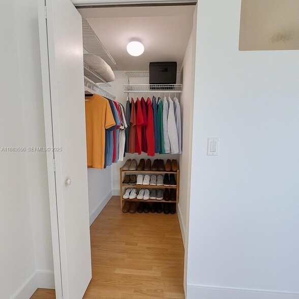 Building Photo - 350 NE 24th St