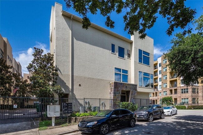 Building Photo - 1910 Woodbury St