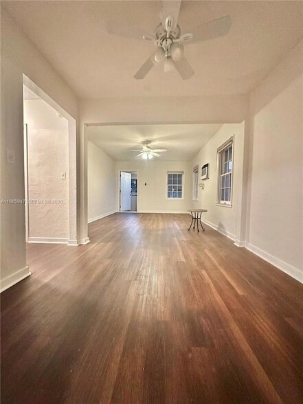 Building Photo - 430 76th St