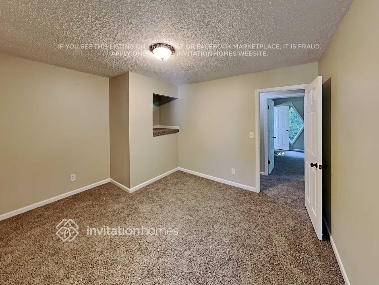 Building Photo - 2057 Kinridge Ct