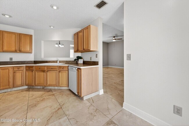 Building Photo - 737 Green Valley Ln