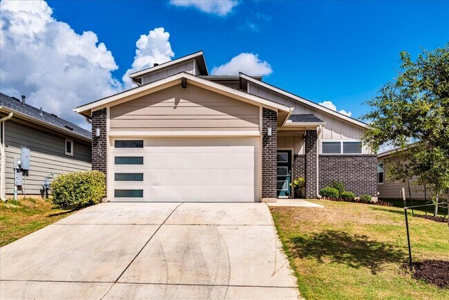 Primary Photo - 125 Cupreata Ln